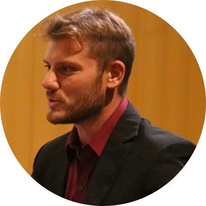 Licenciado y grado en ciencias de la comunicación brinda apoyo en asignaturas de literatura, sociales, historia, geografía, cultura y humanidades. diez años de experiencia en la docencia formal