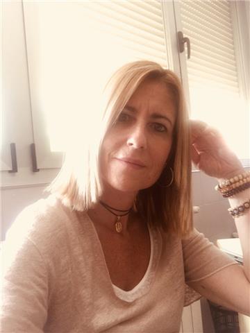 Profesora con más de 20 años de experiencia, se ofrece para dar clases particulares a niños de primaria, primero y segundo de la eso