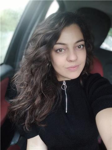 Communication designer Specialist laureata offre lezioni di grafica