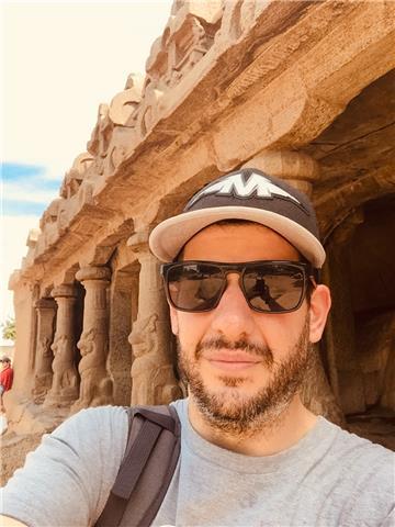 Profesor de física, de excelentes referencias.
ámbito privado y público, en clases grupales o particulares