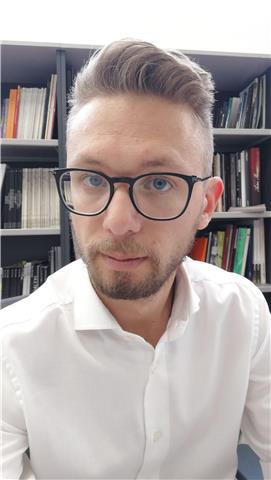 Insegnante di italiano, grammatica, latino, storia e filosofia