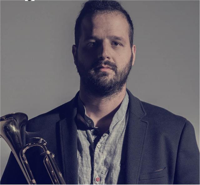 Insegnante di Tromba, improvvisazione jazz, teoria e solfeggio, armonia offre lezioni private on line