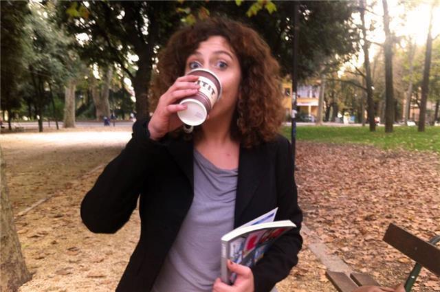 Laureata in comunicazione con certificazioni di lingua inglese e tedesco