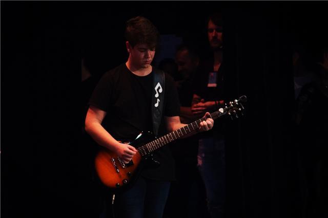 Pianista y guitarrista. clases para todos los niveles y edades