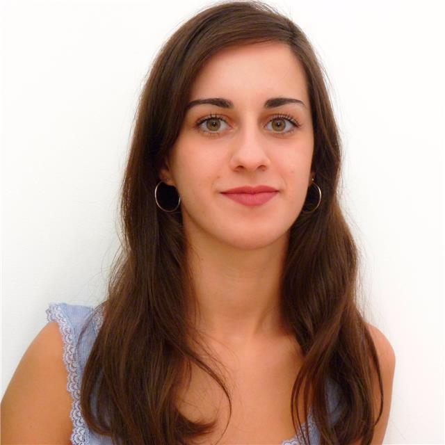 Ofrezco clases particulares de inglés, dispongo del título B1 Cambridge, mis clases irían dirigidas a personas que cursen la educación primaria y la ESO