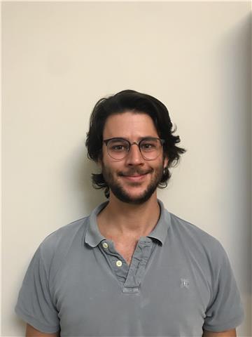 Me encantan los niños y dado clase particular de todas las asignaturas a nivel de primaria y eso, pero mi especialidad es el inglés ya que es lo que más he estudiado