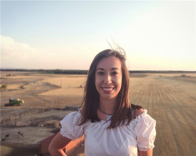 Graduada en educación infantil y primaria con mención en audición y lenguaje da clases de apoyo escolar