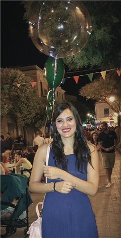 Laureata con ottime conoscenze della lingua inglese e italiana