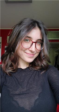 Hello! Sono una ragazza diplomata dal Liceo Classico Manzoni di Milano, frequento attualmente Giurisprudenza all’università. Oltre ad aver conseguito diversi esami per la lingua inglese ho anche passato un anno ad Austin, Texas!