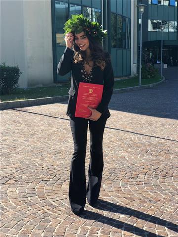 Laureata e in possesso del titolo B2 di lingua impartisce lezioni private di tedesco