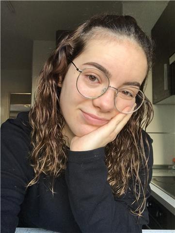 Profesora de lengua castellana con ganas de enseñar y con métodos y técnicas de estudio para facilitar el aprendizaje y hacerlo más divertido