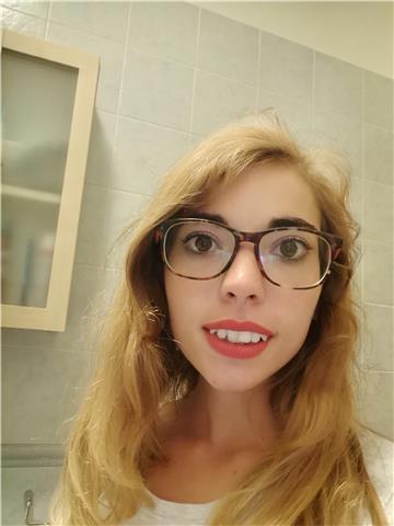 Mi offro per ripetizioni di materie elementari /medie a Verona e provincia. Mi sono laureata in scienze dell'educazione e della formazione e sono insegnante di sostegno alla scuola primaria