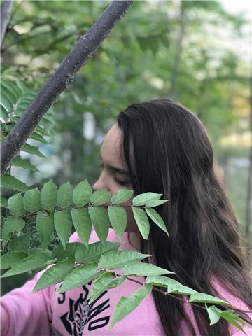 Me considero una persona seria, responsable, generosa, simpática, con muchas ganas de aprender cosas nuevas y muy empatica. me gustaría dar clases a niños de primaria o hasta segundo de la eso