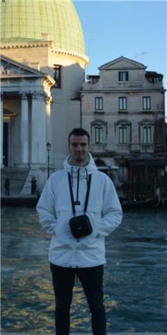 Doy clases de repaso para alumnos de eso y bachillerato de ciencias sociales