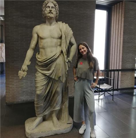 Nativa de español y alemán imparte clases de español