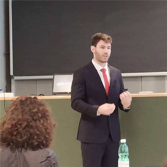 Ingegnere meccanico magistrale offre lezioni di matematica e fisica ad ogni livello