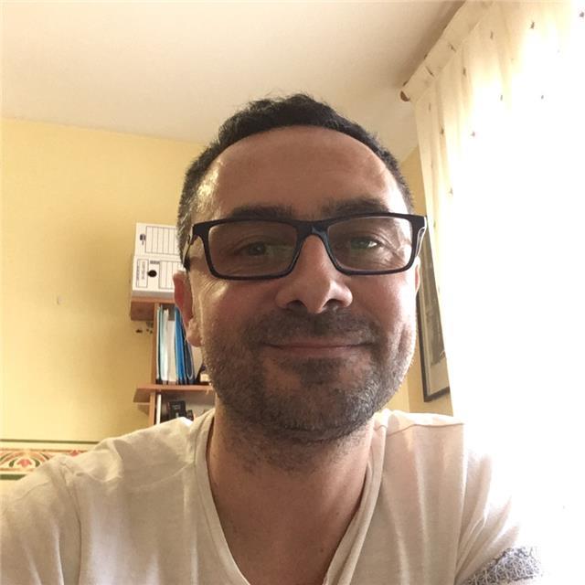 Titulado profesional de piano y titulado en composicion