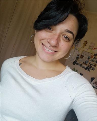 Ragazza 24 anni, ottima studentessa, offre lezioni private di italiano e altro