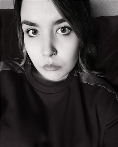 Graduada en derecho ofrece clases particulares a primaria, eso y bachillerato