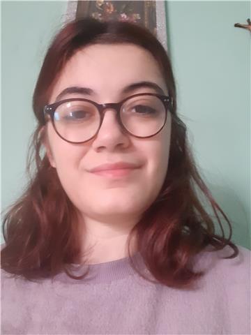 Sono una giovane studentessa che da ripetizioni su tutto aparte inglese per i bambini di elementari e medie
