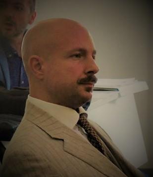 Laureato in lettere e filosofia a firenze (massimo dei voti e lode), sono disponibile a farvi superare tutte le difficoltà