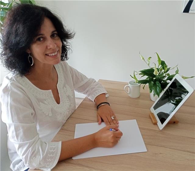 Spanish tutor! learn spanish with interesting conversations! free trial class!