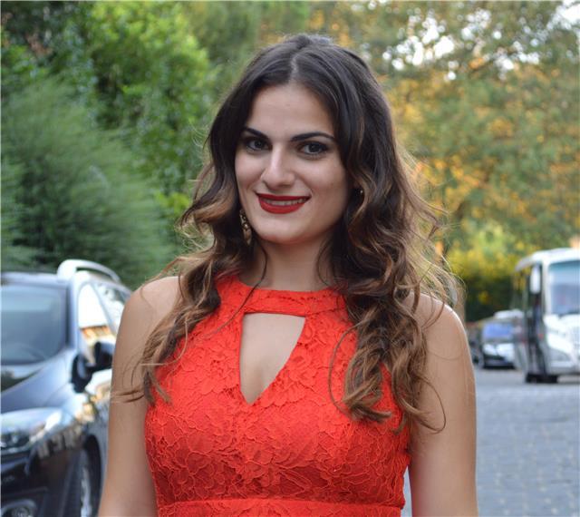 Insegnante di lingua inglese e cinese per persone di tutte le età! 
imparare una lingua sarà un gioco da ragazzi