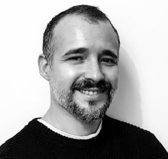 Insegnante di italiano, storia, geografia, storia dell'arte impartisce lezioni per ragazzi di scuola media e superiori