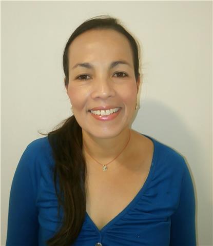 Profesora de ciencias imparte clases particulares a estudiantes de primaria, secuandria y bachillerato