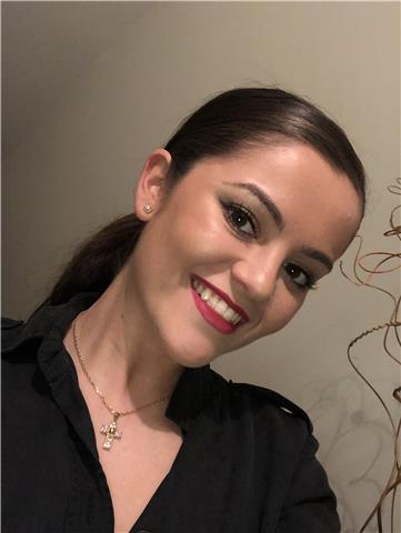 Maquilladora con experiencia, trabajando en salones de belleza y tiendas de maquillaje (ej; arenal)