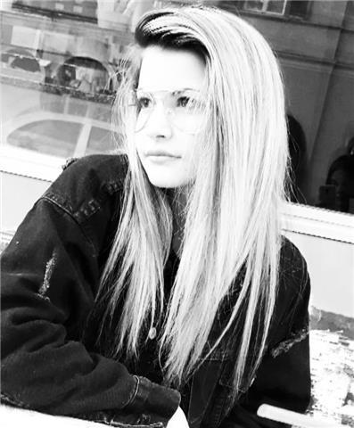 sono una studentessa del liceo delle scienze umane, e ho 18 anni, vorrei poter aiutare con ripetizioni in italiano o anche in altre materie, spero di potervi essere utile