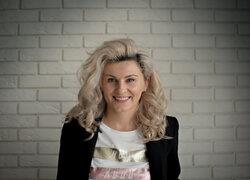 Book affordable classes with a qualified and licensed english teacher with over 11 yrs of experience in different backgrounds