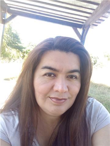 Ofrezco clases de castellano y literatura. también en areas de naturaleza u tecnologia. puedo asesorar en proyectos de investigación