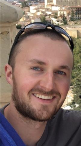 I am an english teacher available to tutor private lessons