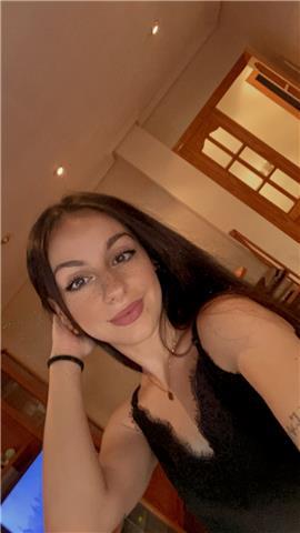 Chica de 18 años dispuesta a dar todo tipo de asignaturas, estudio segundo de bachillerato y tengo cursos de trato con niños con tdah