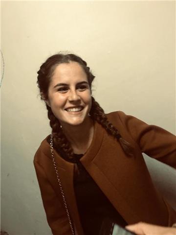 Studentessa di economics and management (economia in inglese) offre ripetizioni di inglese