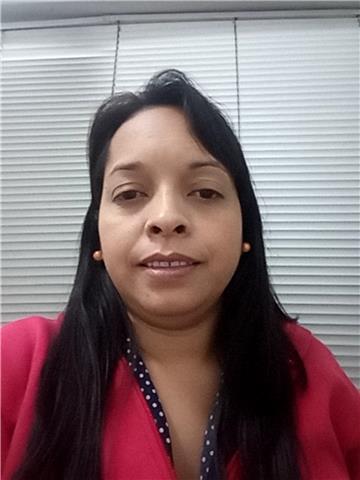 Profesora de metodología e investigación. Experta en tesis