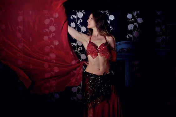 Profesora danza del vientre, zumba fitness, expresión corporal-danza creativa y gimnasia abdominal hipopresiva