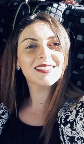 Laureata in scienze politiche , maturità scientifica, con esperienza in ripetizioni