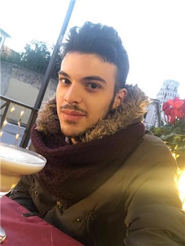 studente e laureando in diritto e servizio sociale