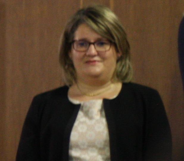 Professeur d'anglais avec 20 années d'expérience en collèges et lycées donne cours en ligne : pour une remise à niveau ou une explication ponctuelle d'un point précis, pour la préparation d'un devoir, d'un examen