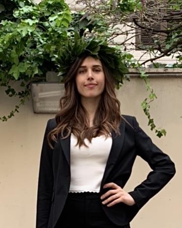 Insegnante di inglese e spagnolo, offre lezioni e ripetizioni private di grammatica e conversazione. si offrono inoltre ripetizioni e aiuto doposcuola per le materie letterarie (tutti i livelli) e per materie scientifiche (scuole elementari e medie)