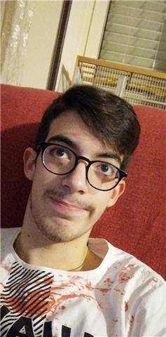 Ciao! Mi chiamo Antonio, ho 19 anni, mi sono diplomato quest'anno al liceo scientifico e sto per intraprendere la vita da universitario studiando ingegneria nell'università di Bologna. Mi piacerebbe dare una mano in ambito scolastico a chiunque ne abbia b