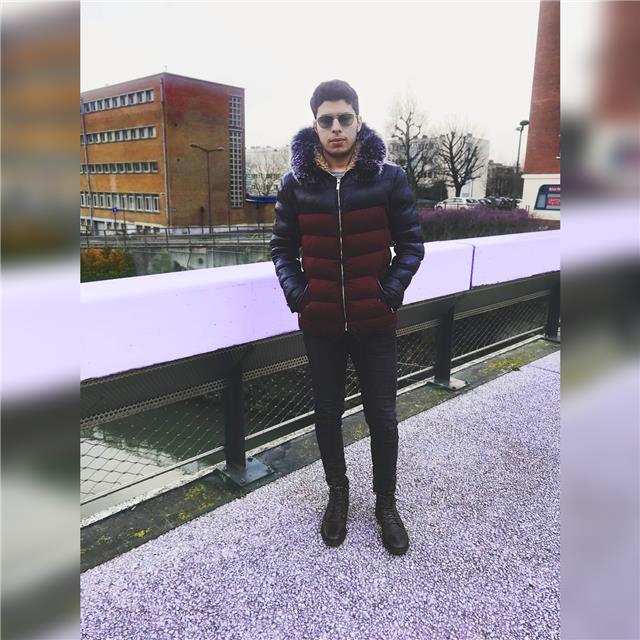 Je suis élève ingénieur à Polytech Nice Sophia, passioné par les maths et la physique. Durant toutes mes années de prépas, j’apercevais la maîtrise du