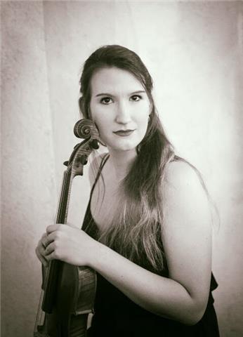Profesora de viola, violín y piano, para todas las edades