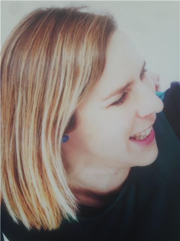 Profesora multilingue con certificado tefl de irlanda y más que 10 años de experiència