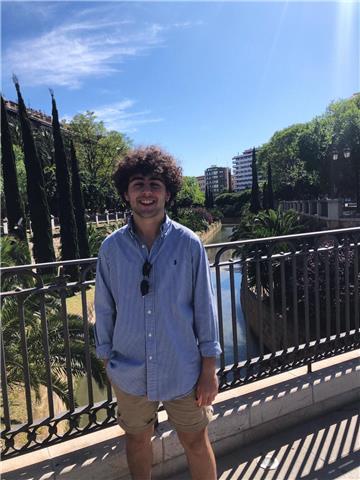 Doy clases de refuerzo para primaria, todas las asignaturas. estudiante bachiller