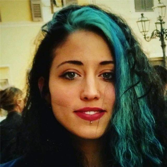 Laureata in lingue e letterature straniere, sorriso sempre a portata di mano e una gran volontà di migliorare, sempre