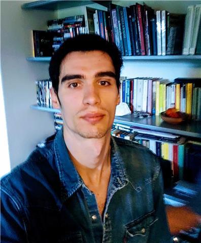 Giovane lavoratore- Laurea lingue e letterature straniere- LEZIONI e TUTORAGGIO per scuola ed esami