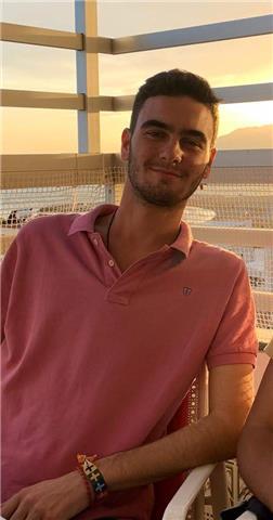 Estudiante de 5º de conservatorio profesional da clases de piano en sevilla